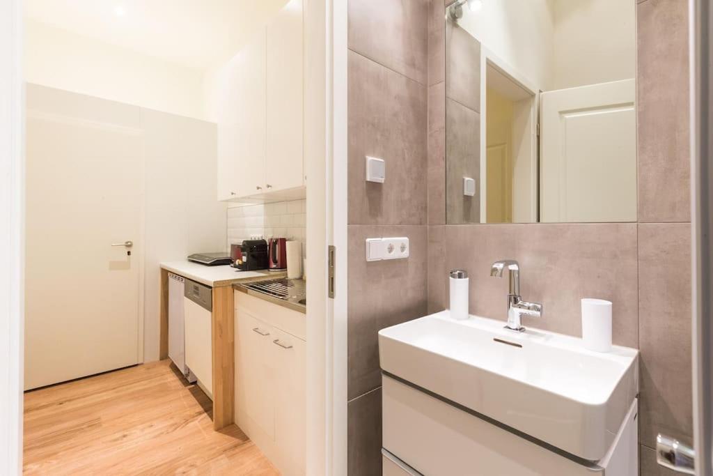 Studio Apartment Friedrichshain Берлин Екстериор снимка